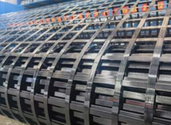 宜宾钢塑土工格栅:基建“隐形脊梁”的绿色智造与长寿命进化论